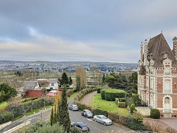 Апартаменты Le Bellevue Довиль Экстерьер фото